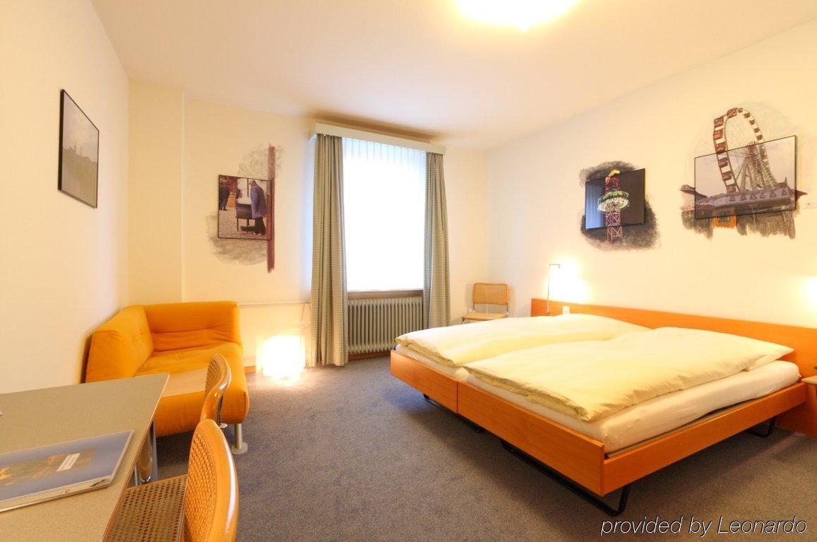 Hotel Muenchnerhof Basel Oda fotoğraf